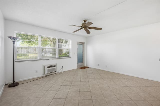 98 E Cambridge E, West Palm Beach FL 33417 - West Palm Beach, FL - Photo 7