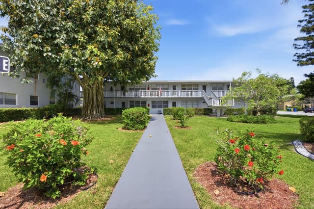 98 E Cambridge E, West Palm Beach FL 33417 - West Palm Beach, FL - Photo 3