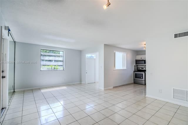 421 NE 1st St # 101, Hallandale Beach FL 33009 - Hallandale Beach, FL - Photo 5