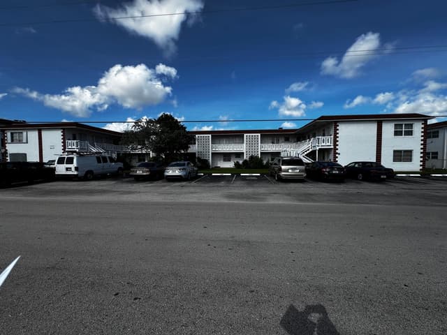 1320 NW 43 Terrace Unit 106, Lauderhill FL 33313 - Lauderhill, FL - Photo 4