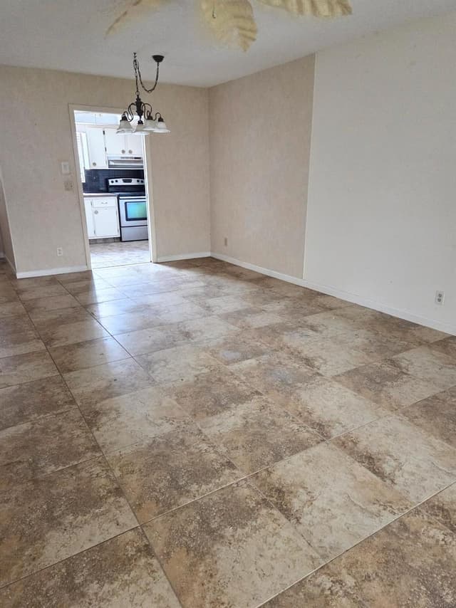 2703 Dudley Drive W, West Palm Beach FL 33415 - West Palm Beach, FL - Photo 5