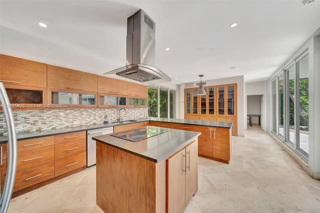 111 S Hibiscus Dr, Miami Beach FL 33139 - Miami Beach, FL - Photo 7