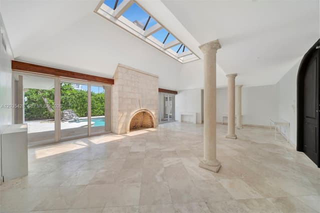 111 S Hibiscus Dr, Miami Beach FL 33139 - Miami Beach, FL - Photo 3