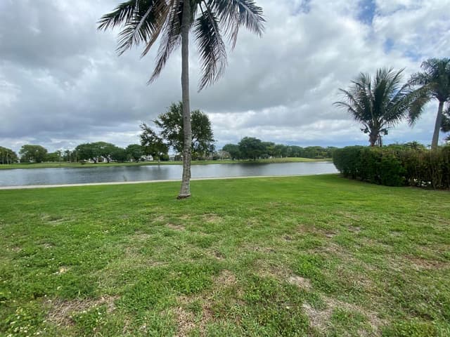 62 Willow Circle, Boynton Beach FL 33436 - Boynton Beach, FL - Photo 2