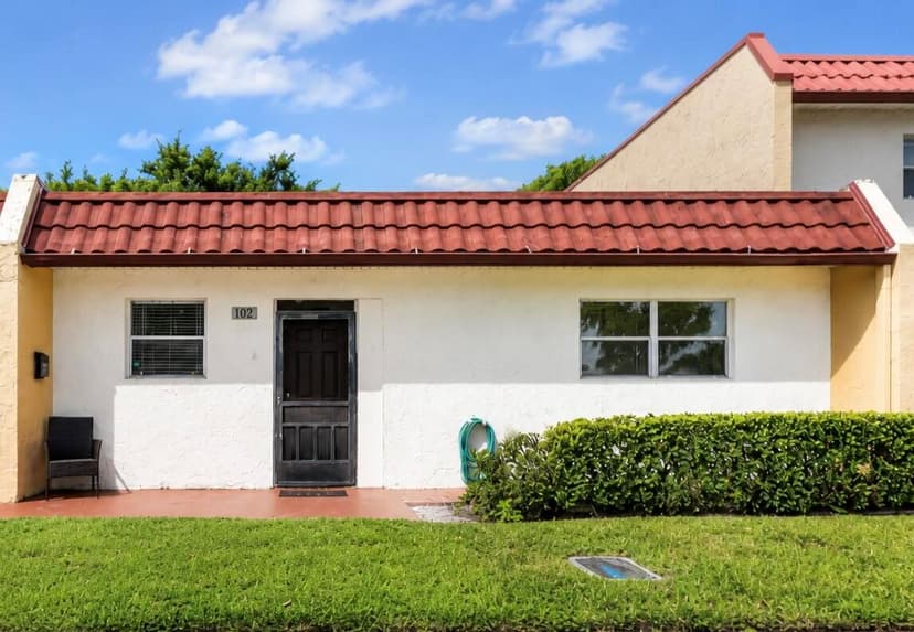 102 Lake Anne Drive, West Palm Beach FL 33411
