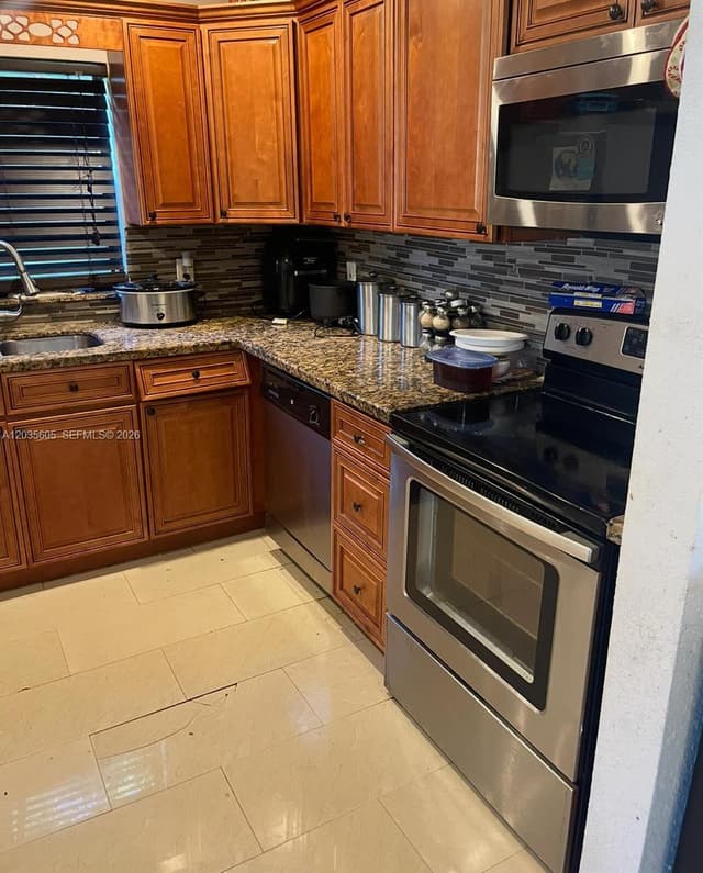 1260 SW 6th Ave, Deerfield Beach FL 33441 - Deerfield Beach, FL - Photo 2