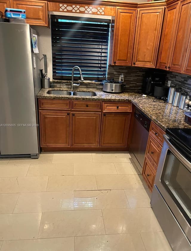 1260 SW 6th Ave, Deerfield Beach FL 33441 - Deerfield Beach, FL - Photo 3