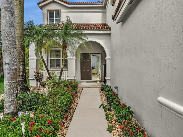 1581 Winterberry Ln, Weston FL 33327 - Weston, FL - Photo 3