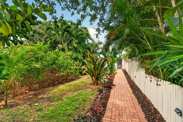 227 N M Street, FL 33460 - Photo 2