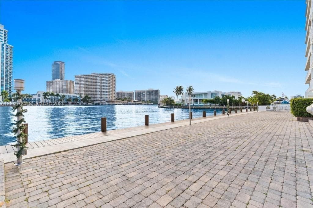 121 Golden Isles Dr # 904, Hallandale Beach FL 33009