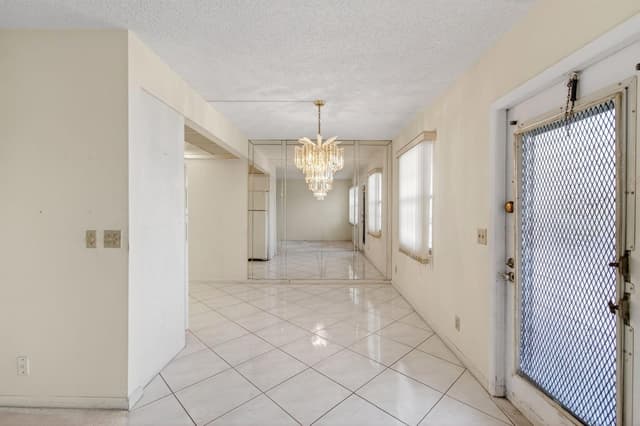 3044 Lincoln C, Boca Raton FL 33434 - Boca Raton, FL - Photo 2