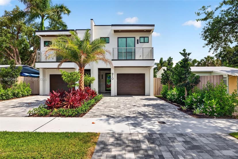 910 SE 13th St, Fort Lauderdale FL 33316