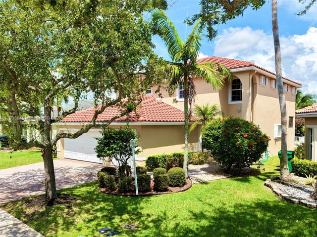 11927 NW 47th St, Coral Springs FL 33076 - Coral Springs, FL - Photo 2