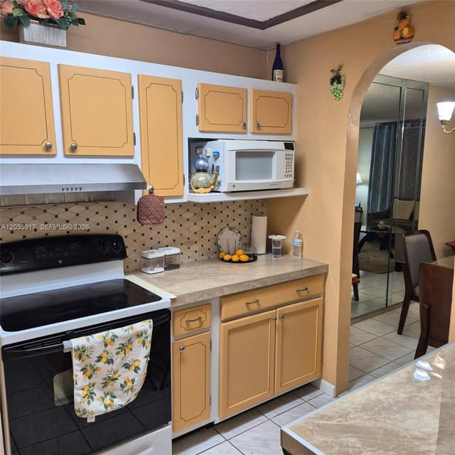 8460 Sunrise Lakes Blvd # 210, Sunrise FL 33322 - Sunrise, FL - Photo 7