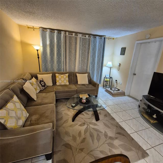 8460 Sunrise Lakes Blvd # 210, Sunrise FL 33322 - Sunrise, FL - Photo 5