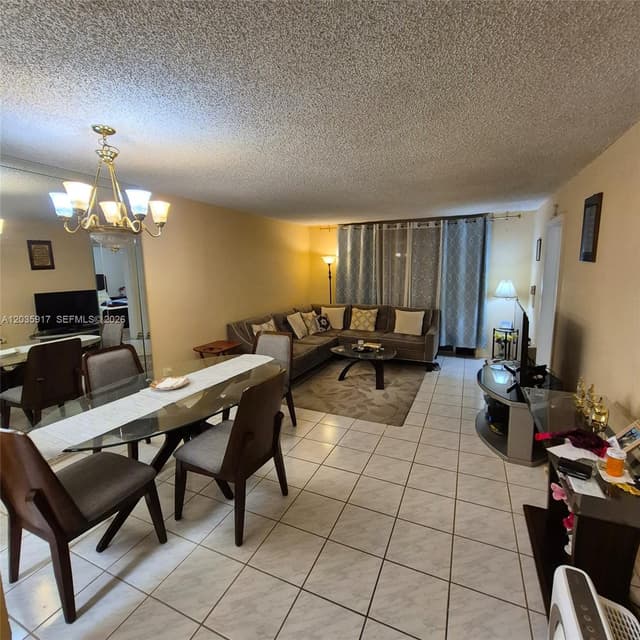 8460 Sunrise Lakes Blvd # 210, Sunrise FL 33322 - Sunrise, FL - Photo 4