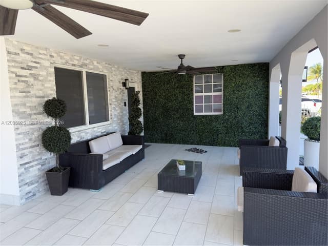 224 E 42nd St, Hialeah FL 33013 - Hialeah, FL - Photo 5