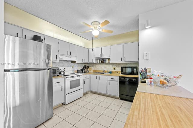 5839 La Pinata Blvd # 2, Green Acres FL 33463 - Green Acres, FL - Photo 4