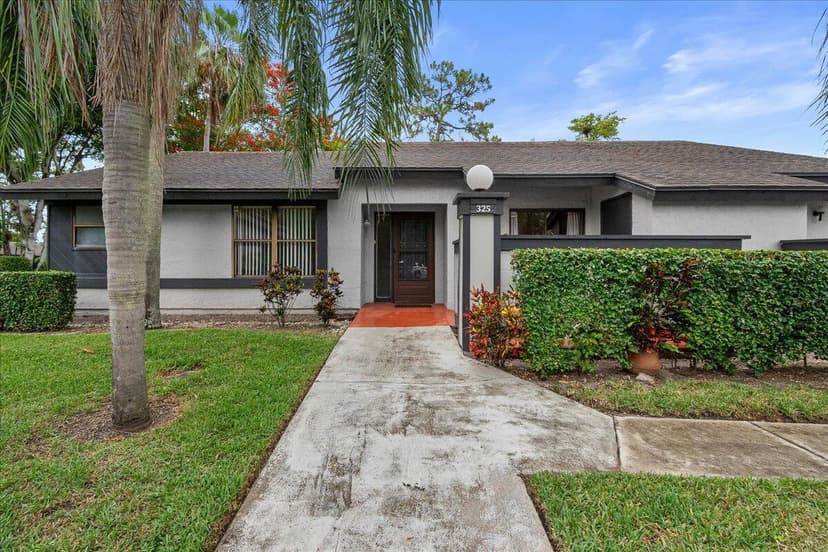 325 Pennington Court, Royal Palm Beach FL 33411
