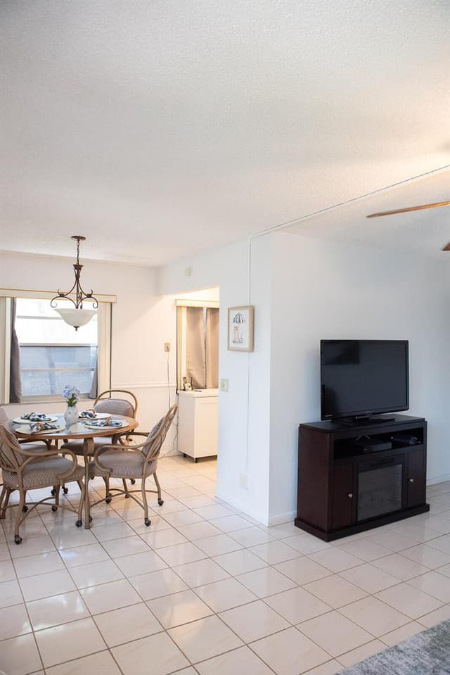 416 Capri I, Delray Beach FL 33484 - Delray Beach, FL - Photo 2