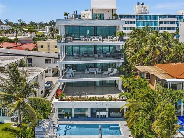 1930 Bay Dr, Miami Beach FL 33141 - Miami Beach, FL - Photo 2