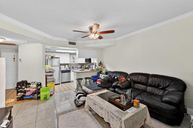 8290 Lake Drive # 305, Doral FL 33166 - Doral, FL - Photo 4