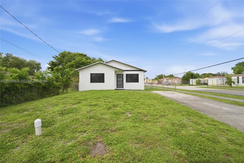5001 SW 21st St, West Park FL 33023