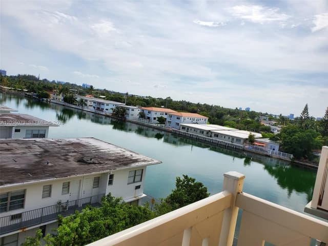 7900 Tatum Waterway Dr # 502, Miami Beach FL 33141 - Miami Beach, FL - Photo 2