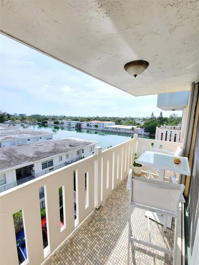 7900 Tatum Waterway Dr # 502, Miami Beach FL 33141 - Miami Beach, FL - Photo 3