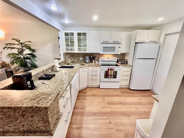 3051 S Palm Aire Dr # 102, Pompano Beach FL 33069 - Pompano Beach, FL - Photo 3