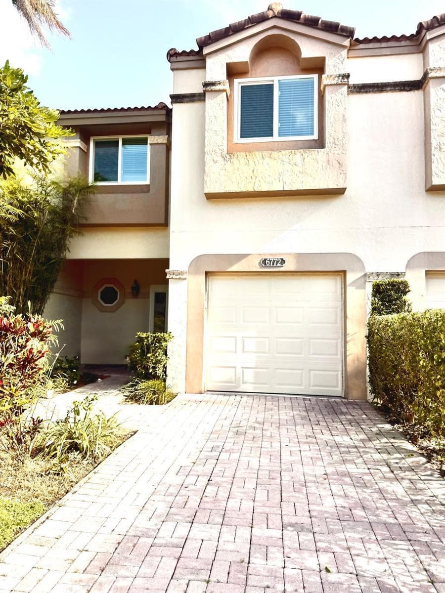 6772 Via Regina, Boca Raton FL 33433 - Boca Raton, FL - Photo 1