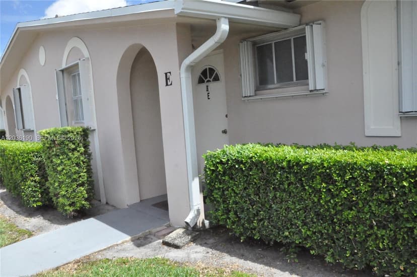 2784 E Dudley Dr E, West Palm Beach FL 33415