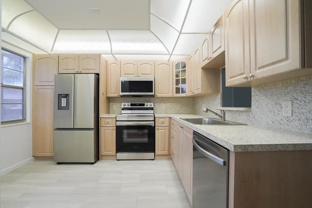 4401 Martinique Court # D2, Coconut Creek FL 33066 - Coconut Creek, FL - Photo 6