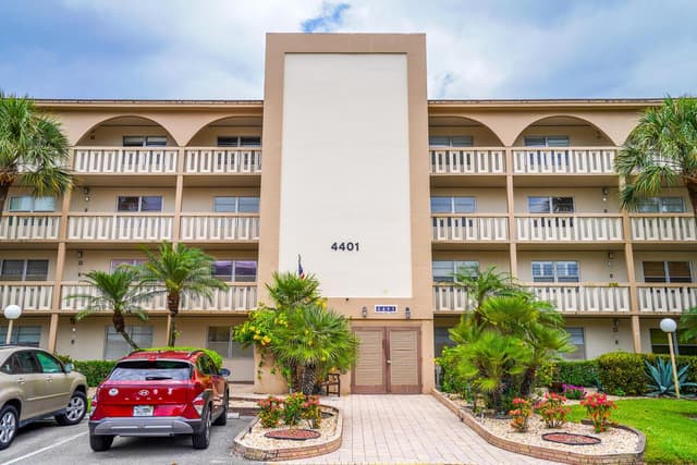 4401 Martinique Court # D2, Coconut Creek FL 33066 - Coconut Creek, FL - Photo 3