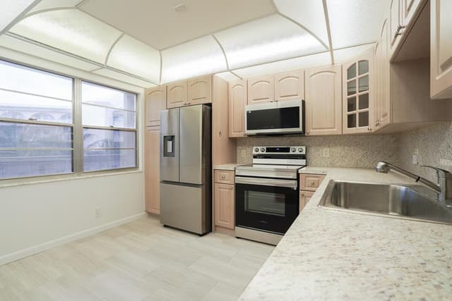 4401 Martinique Court # D2, Coconut Creek FL 33066 - Coconut Creek, FL - Photo 5