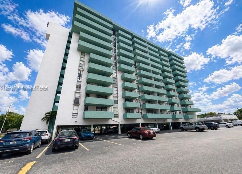 1825 W 44th Pl # 1107, Hialeah FL 33012