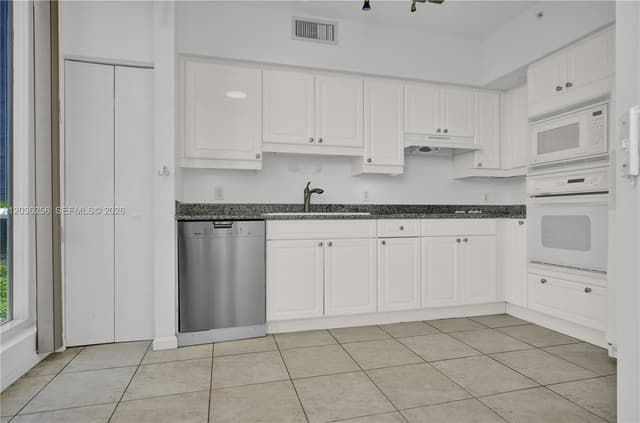 4779 Collins Ave # 506, Miami Beach FL 33140 - Miami Beach, FL - Photo 6
