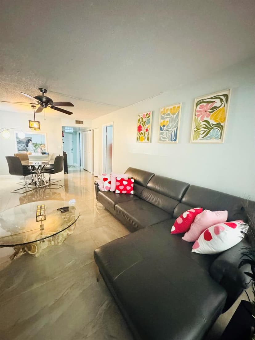 9370 SW 8th Street # 117, Boca Raton FL 33428