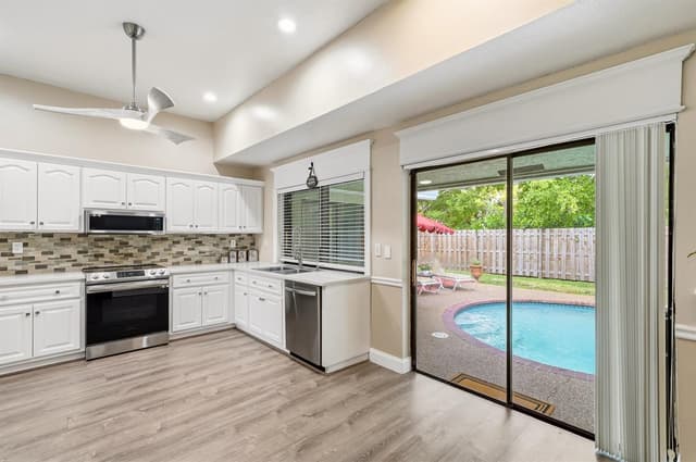 2145 NW 85th Lane, Coral Springs FL 33071 - Coral Springs, FL - Photo 5
