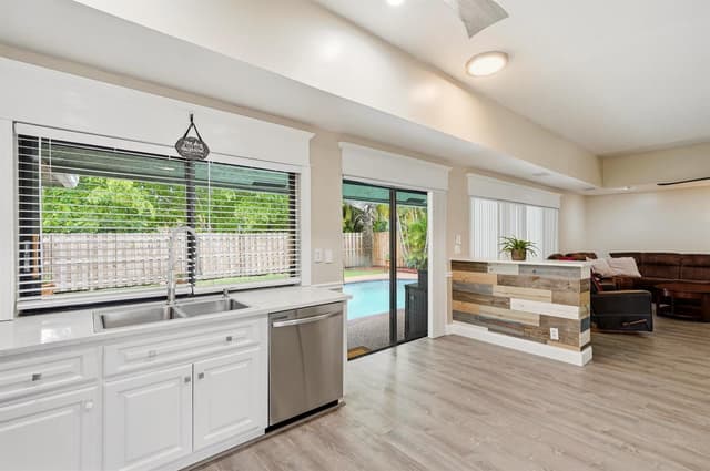2145 NW 85th Lane, Coral Springs FL 33071 - Coral Springs, FL - Photo 4
