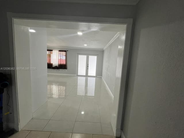 1271 W 79th St, Hialeah FL 33014 - Hialeah, FL - Photo 6