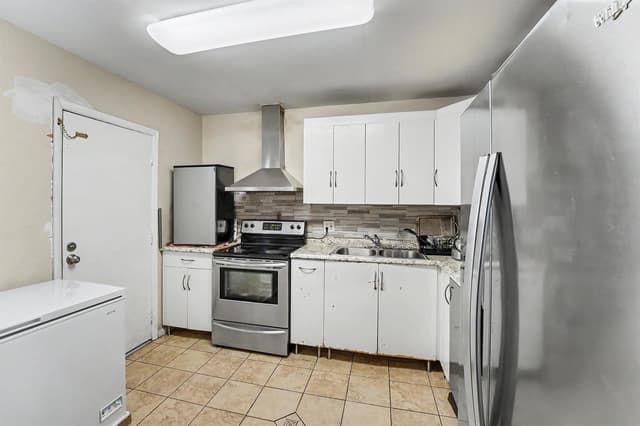 6061 N Falls Cir # 110, Lauderhill FL 33319 - Lauderhill, FL - Photo 2