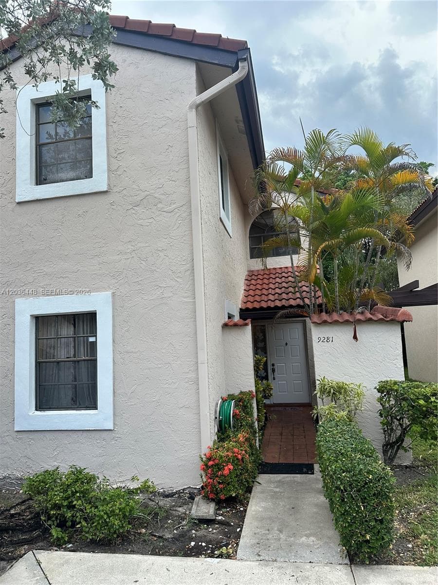 9281 W Sunrise Blvd, Plantation FL 33322