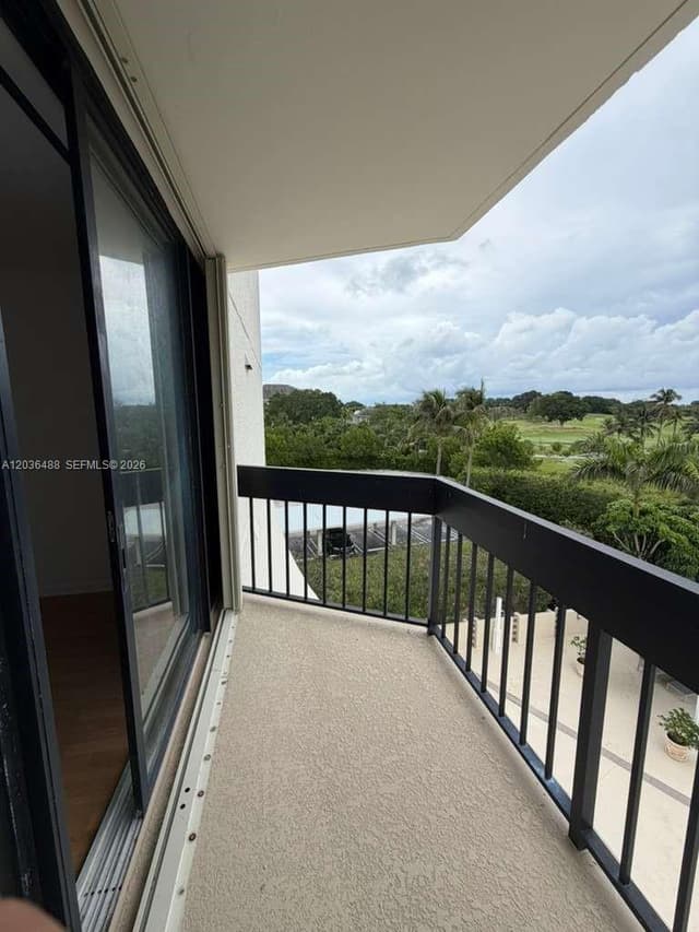 2400 Presidential Way # 403, West Palm Beach FL 33401 - West Palm Beach, FL - Photo 3