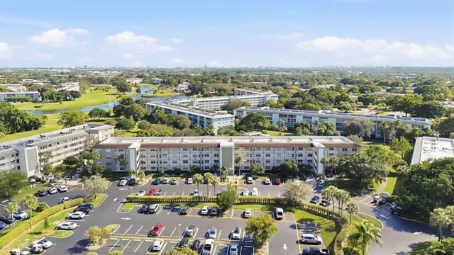 2901 Victoria Circle # B2, Coconut Creek FL 33066 - Coconut Creek, FL - Photo 2