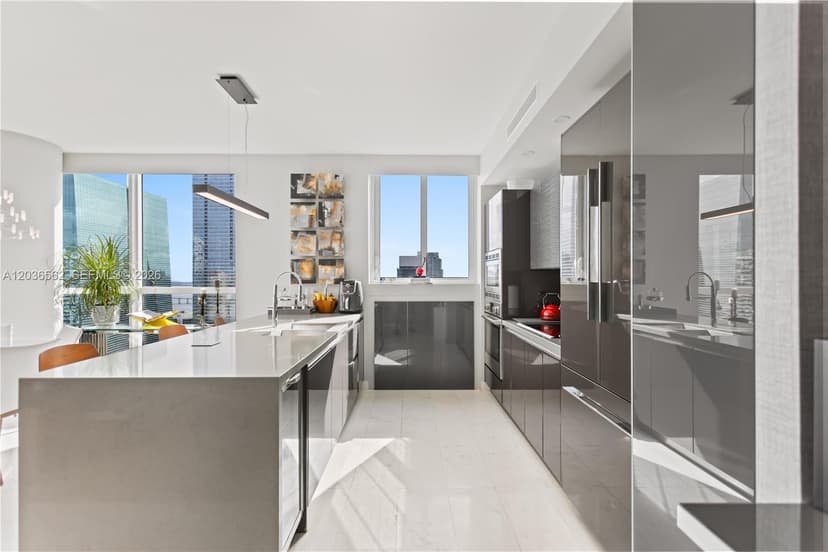 1080 Brickell Ave # 3300, Miami FL 33131