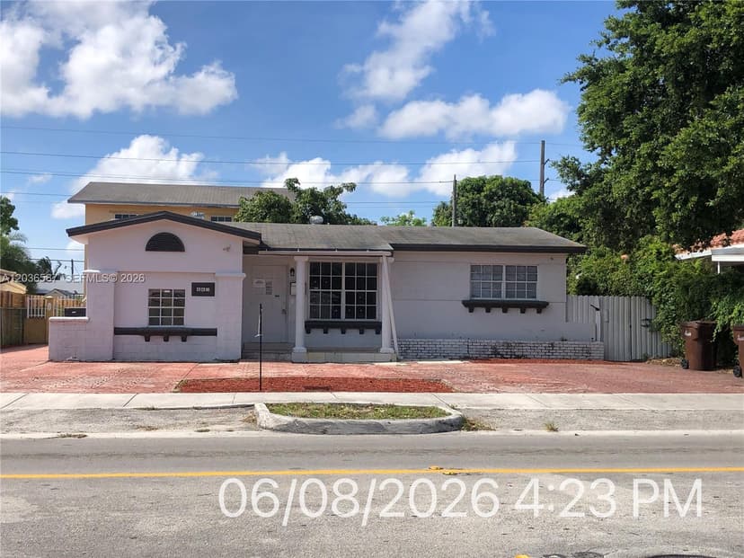 447 E 32nd St, Hialeah FL 33013