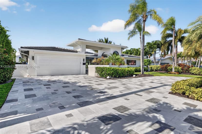2611 NE 36th St, Lighthouse Point FL 33064