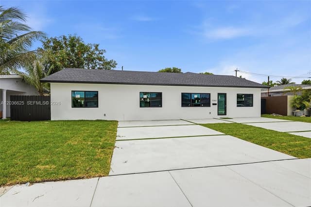 1140 NE 201st Ter, Miami FL 33179 - Miami, FL - Photo 3