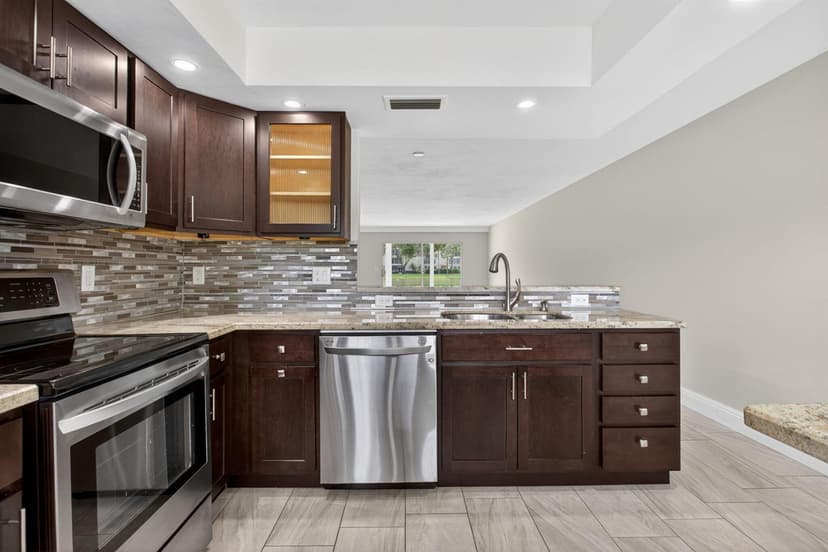 2202 Lucaya Bend # B1, Coconut Creek FL 33066
